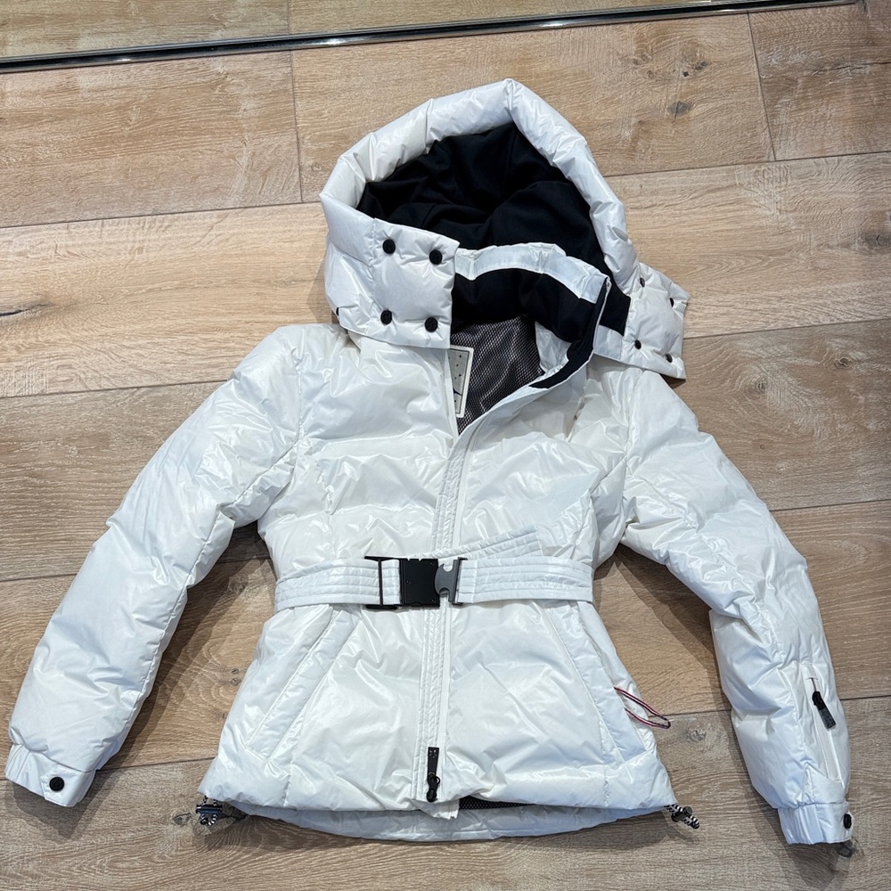Perfect Moment White Ski Jacket with Black Lining